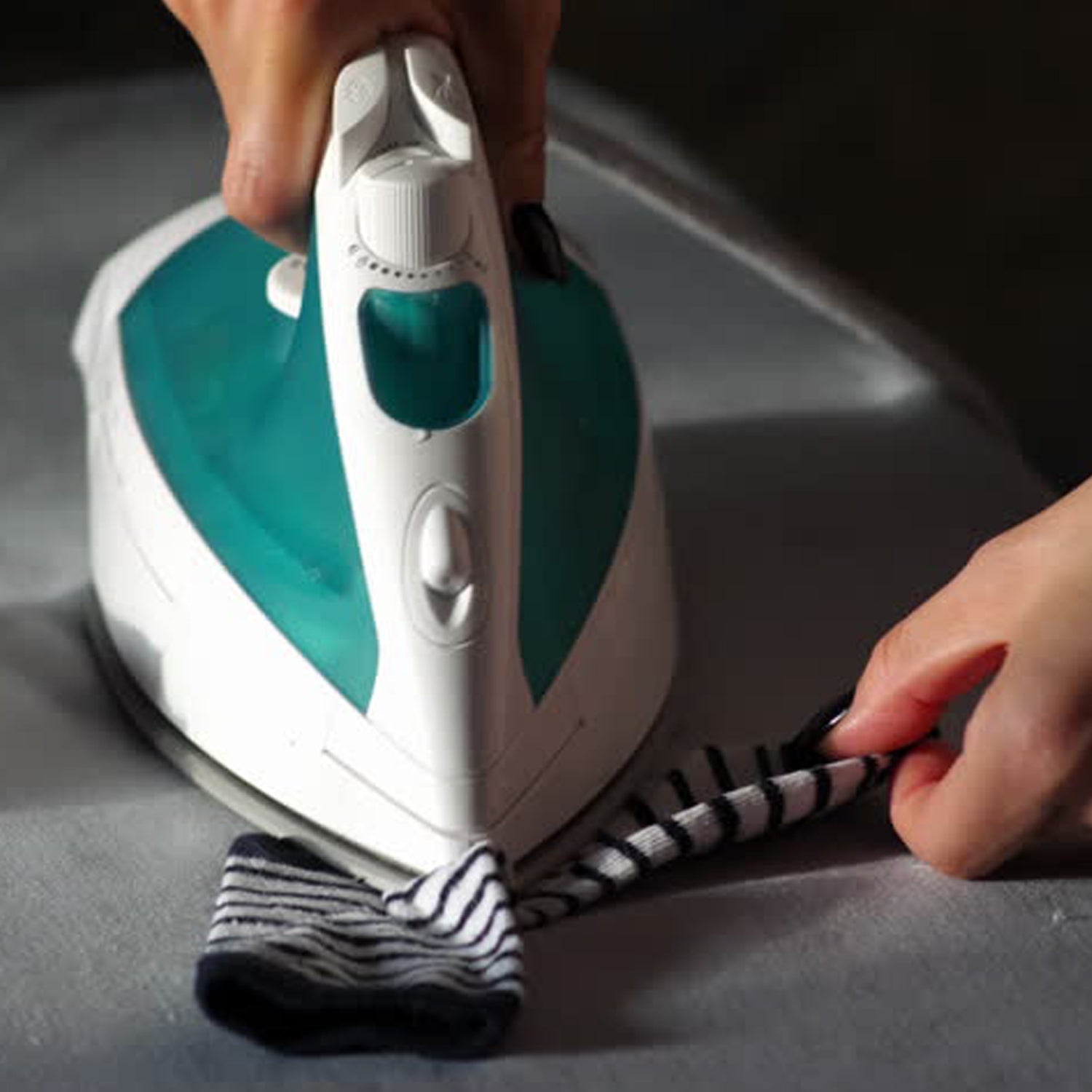 6312 Port Small Ironing Pad used in all households and iron shops for ironing clothes and fabrics etc. 6312 Port Small Ironing Pad used in all households and iron shops for ironing clothes and fabrics etc.